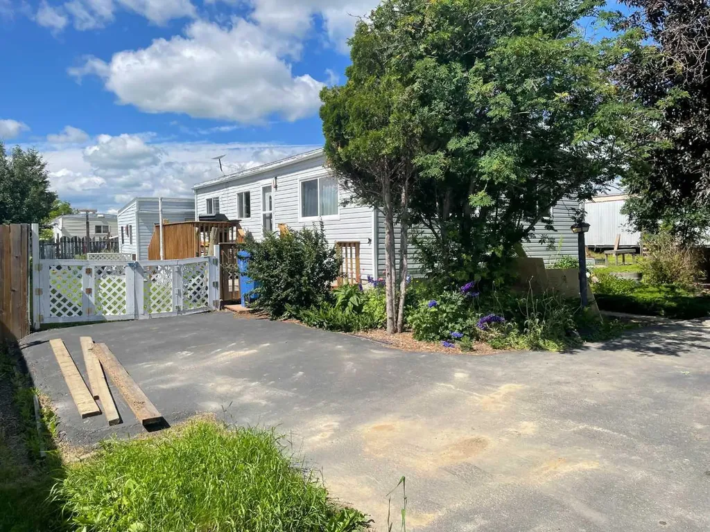10404 101 Street Fairview AB T0H 1L0