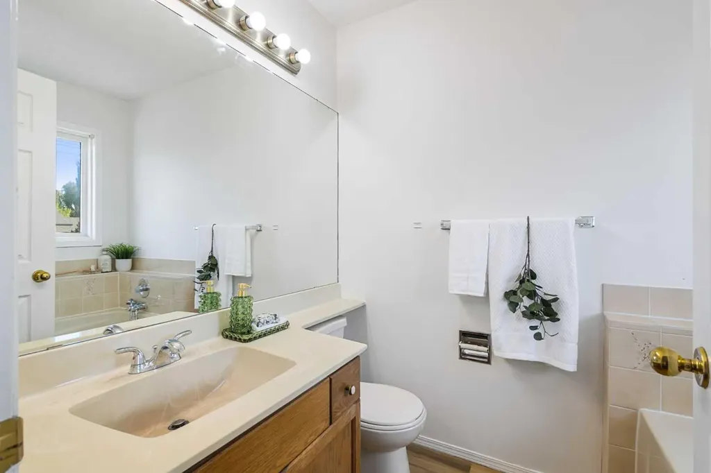 1132 Millcrest Rise SW Calgary AB T2Y 2L9