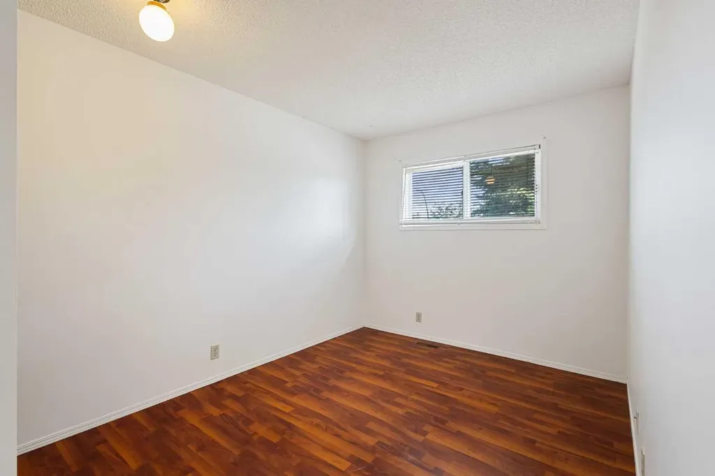 1132 Millcrest Rise SW Calgary AB T2Y 2L9