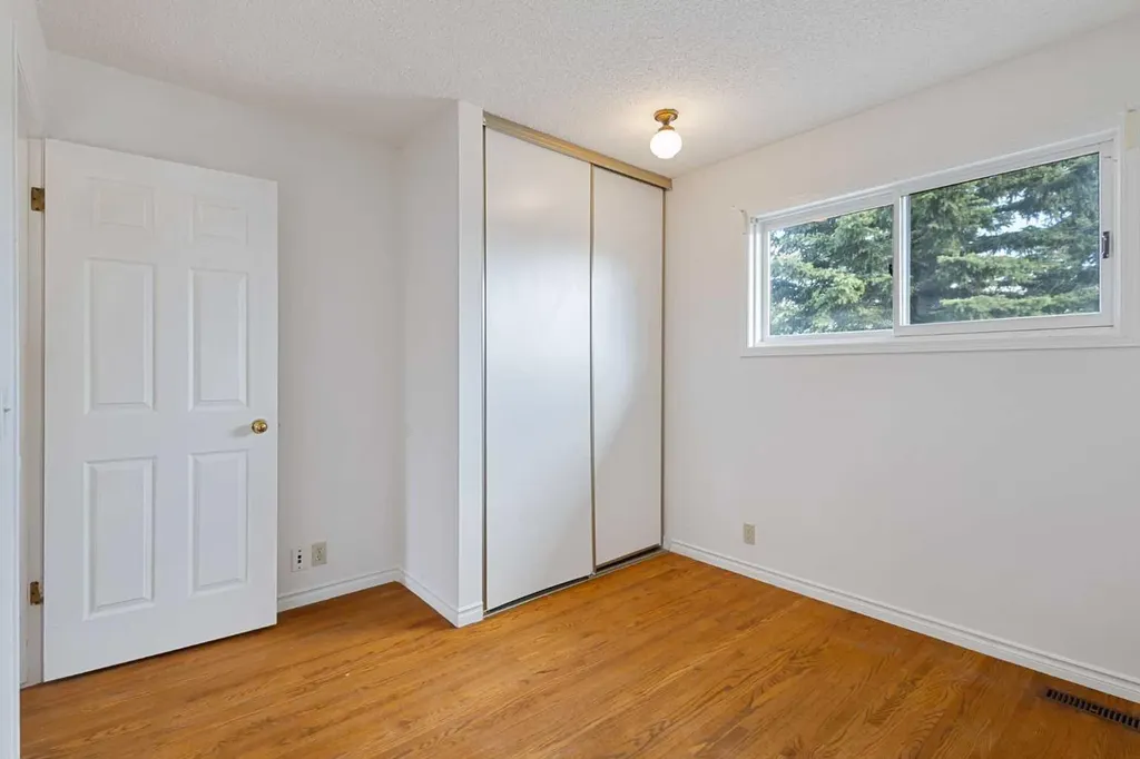 1132 Millcrest Rise SW Calgary AB T2Y 2L9