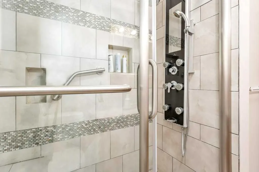 5217 46 Avenue Rimbey AB T0C 2J0
