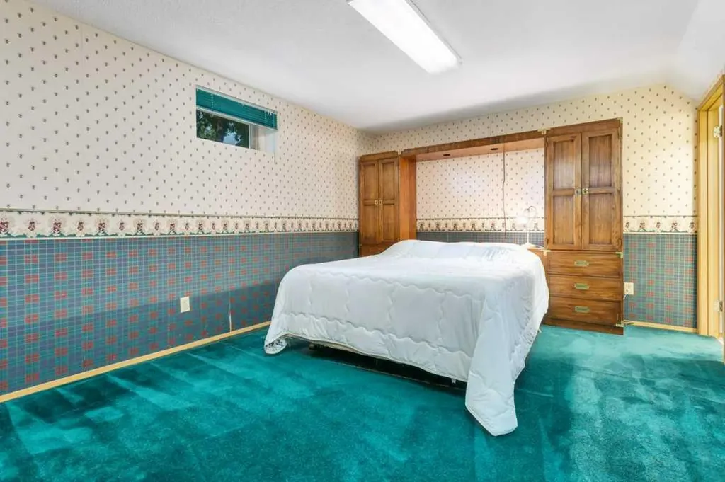 5217 46 Avenue Rimbey AB T0C 2J0