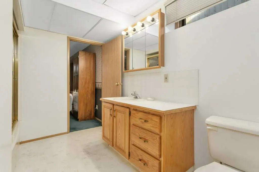 5217 46 Avenue Rimbey AB T0C 2J0