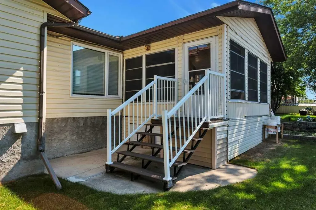 5217 46 Avenue Rimbey AB T0C 2J0