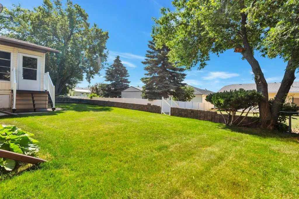 5217 46 Avenue Rimbey AB T0C 2J0