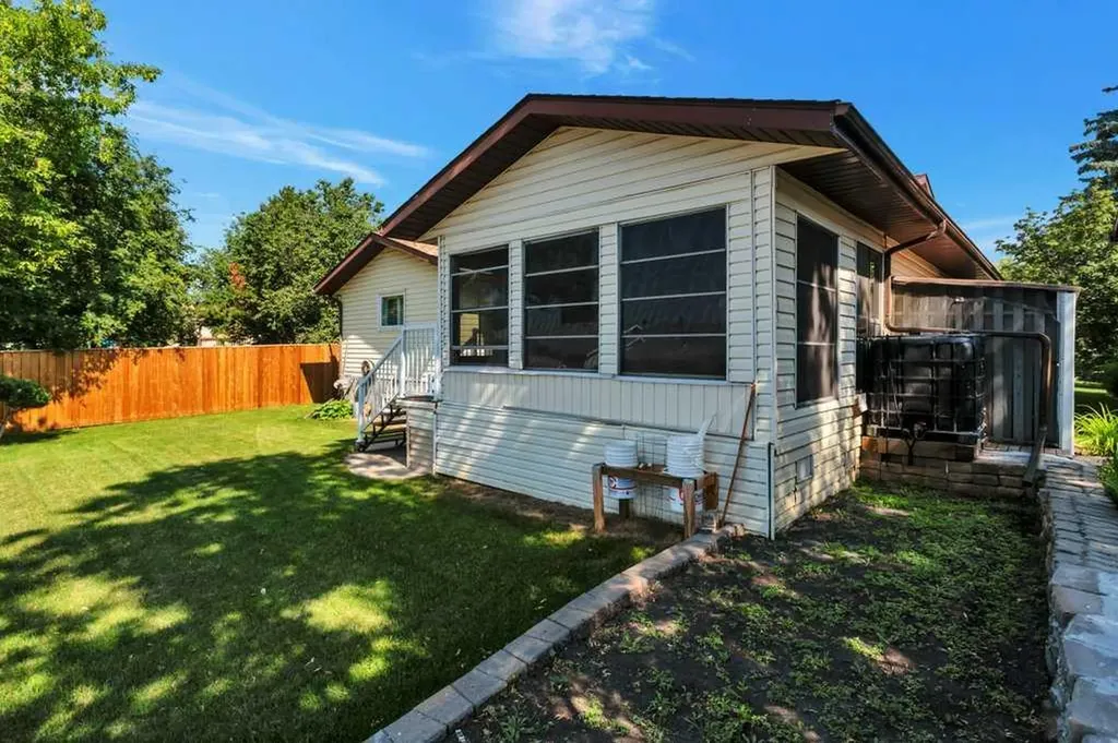 5217 46 Avenue Rimbey AB T0C 2J0