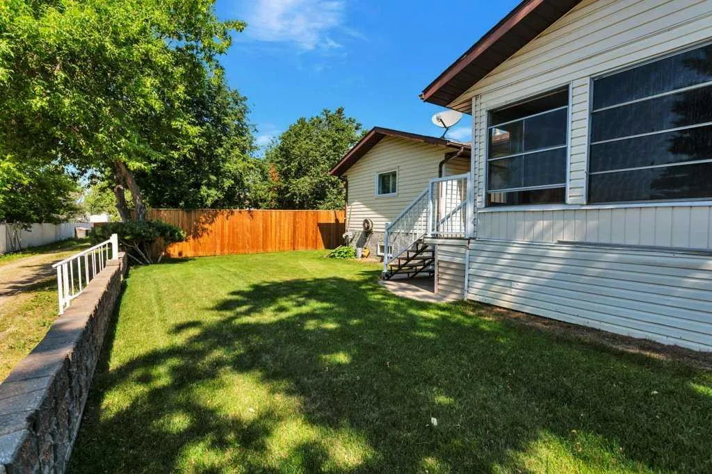5217 46 Avenue Rimbey AB T0C 2J0