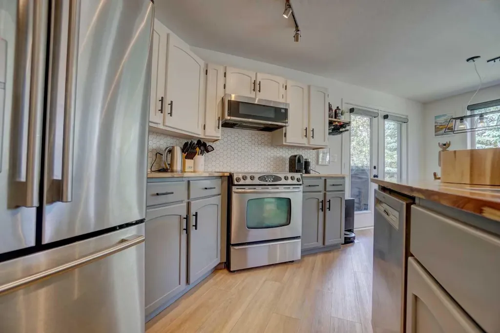 1080C Cougar Creek Drive Canmore AB T1W2X9