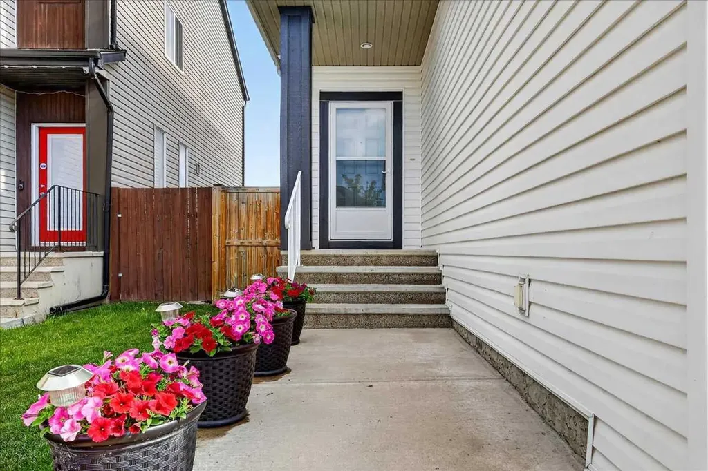 18 Copperstone Drive SE Calgary AB T2Z 0P2
