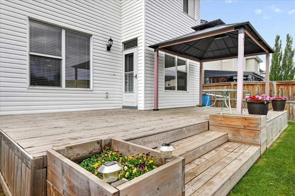 18 Copperstone Drive SE Calgary AB T2Z 0P2