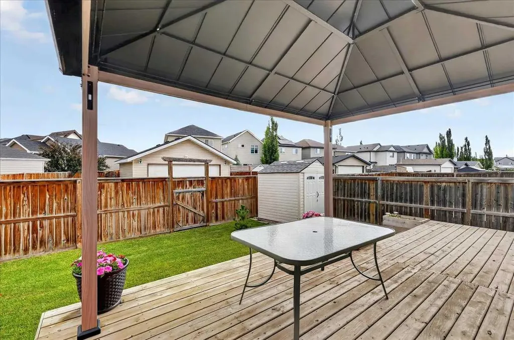 18 Copperstone Drive SE Calgary AB T2Z 0P2