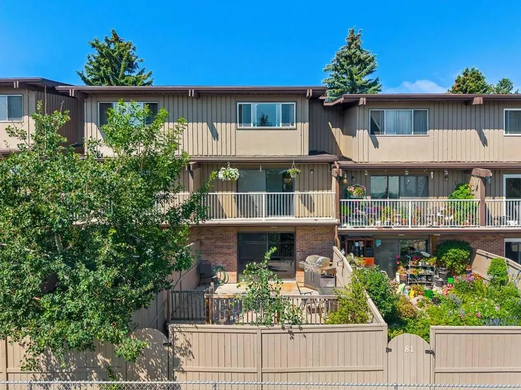 1055 72 Avenue NW Calgary AB T2K 5S4