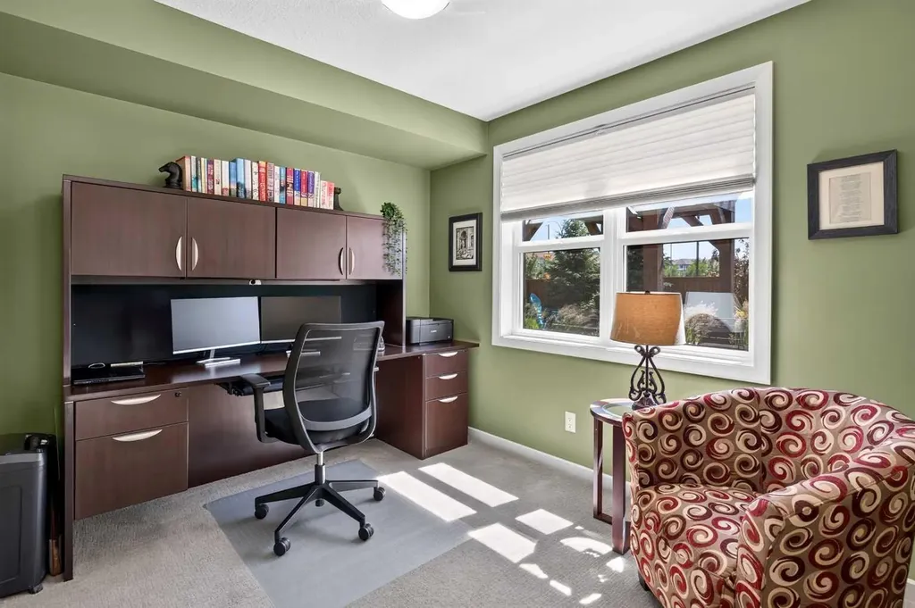 10 Market Boulevard SE Airdrie AB T4A 0W8