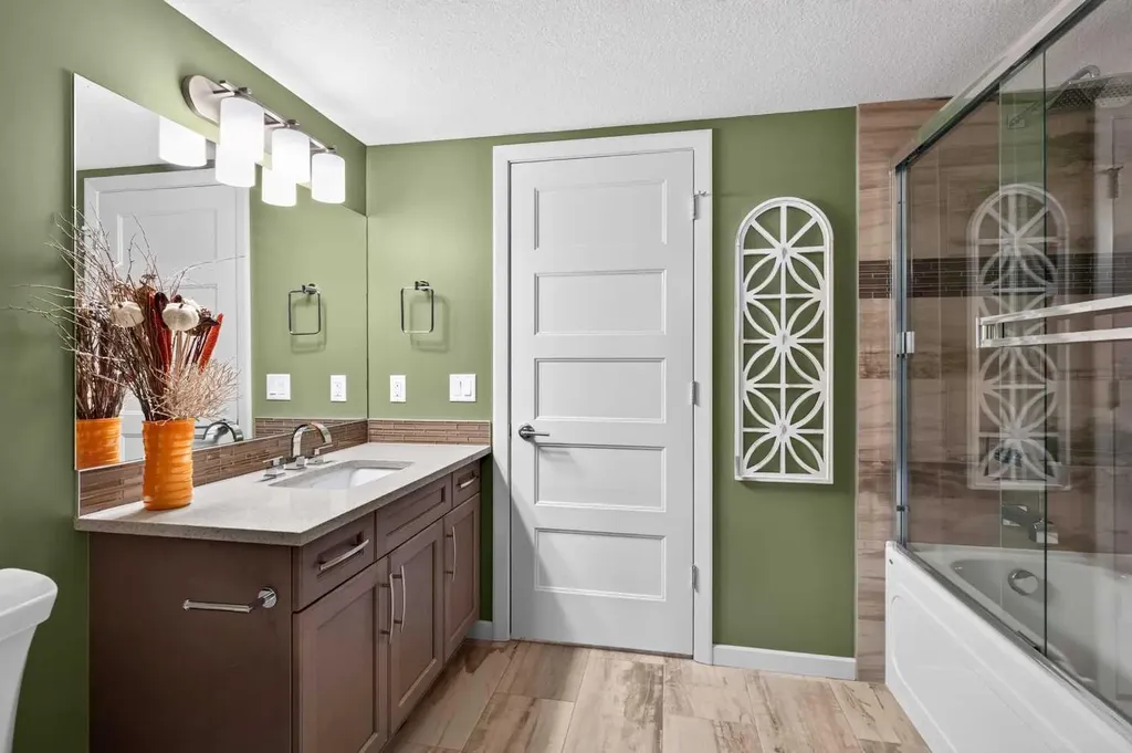 10 Market Boulevard SE Airdrie AB T4A 0W8