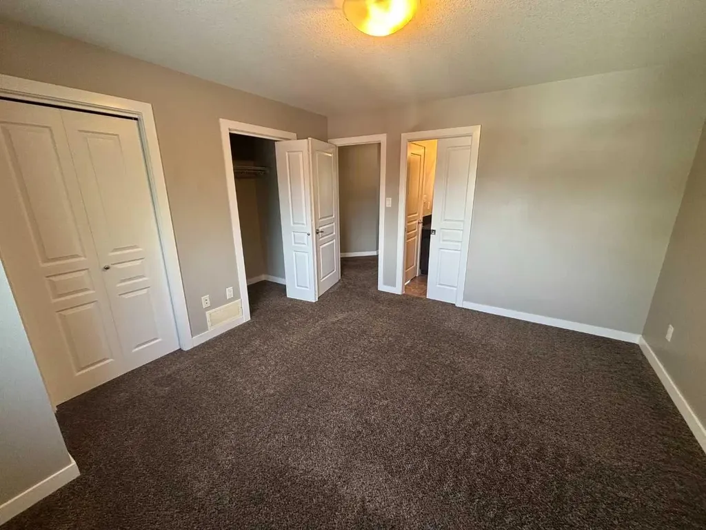 205 Silkstone Road W Lethbridge AB T1J 4J9