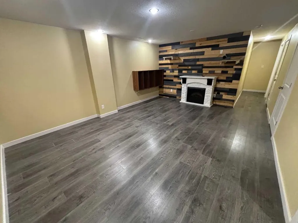 205 Silkstone Road W Lethbridge AB T1J 4J9