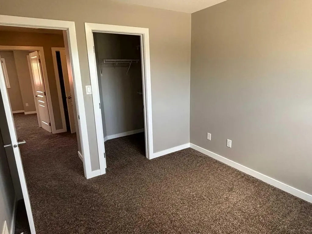 205 Silkstone Road W Lethbridge AB T1J 4J9