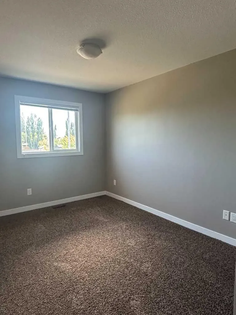 205 Silkstone Road W Lethbridge AB T1J 4J9