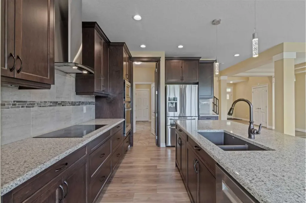284 Nolancrest Heights NW Calgary AB T3R 0V8