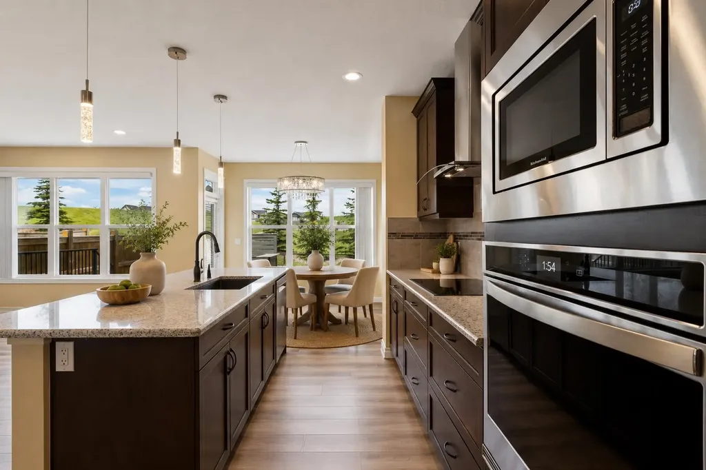 284 Nolancrest Heights NW Calgary AB T3R 0V8