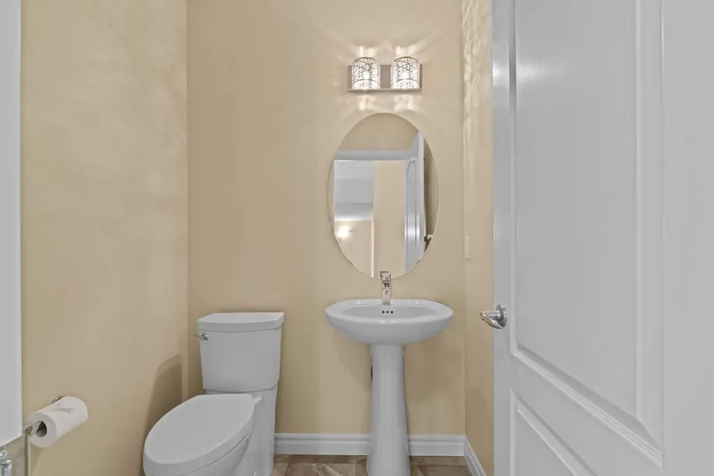 284 Nolancrest Heights NW Calgary AB T3R 0V8