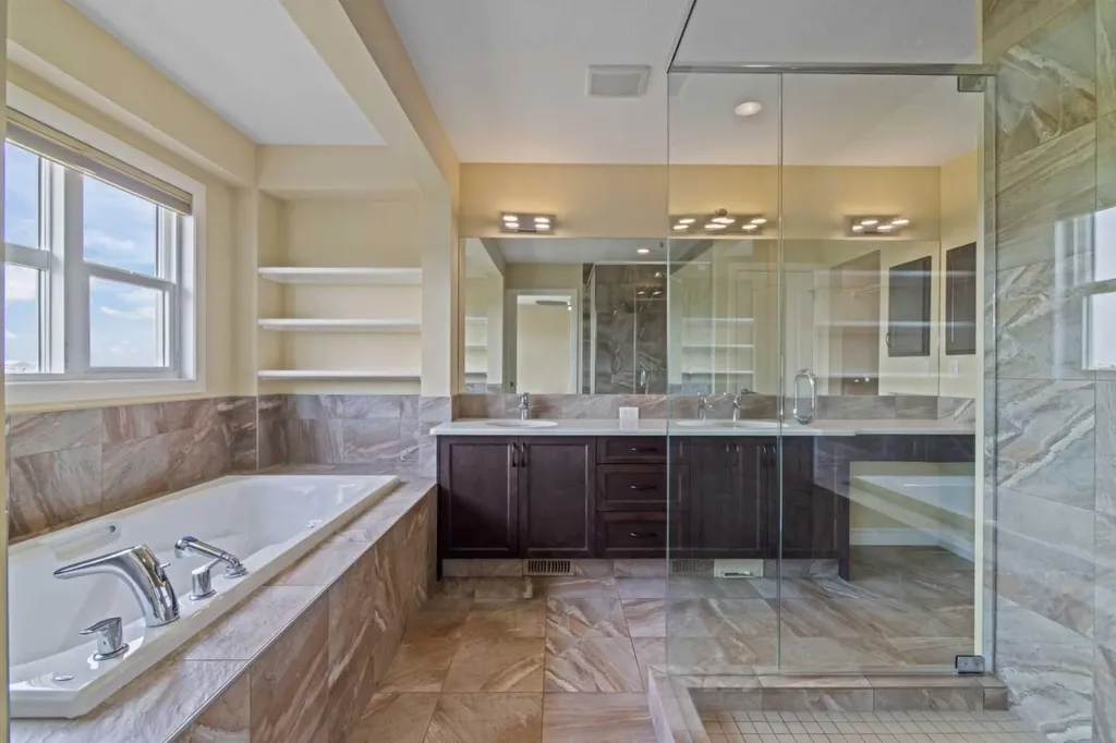 284 Nolancrest Heights NW Calgary AB T3R 0V8