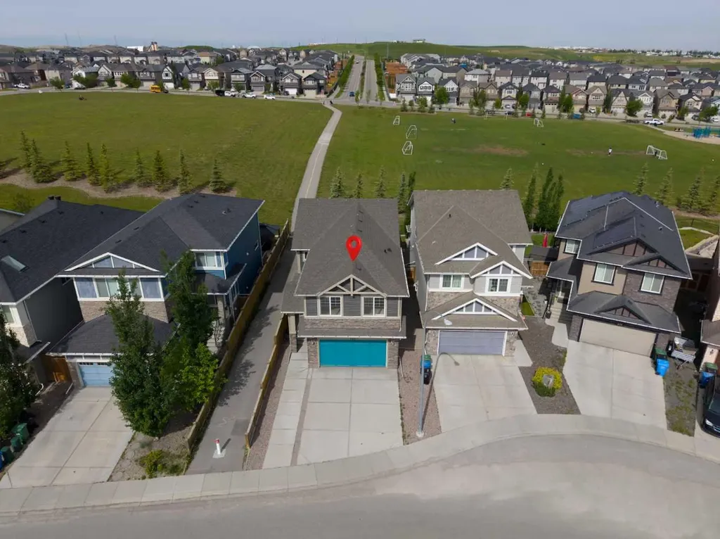 284 Nolancrest Heights NW Calgary AB T3R 0V8