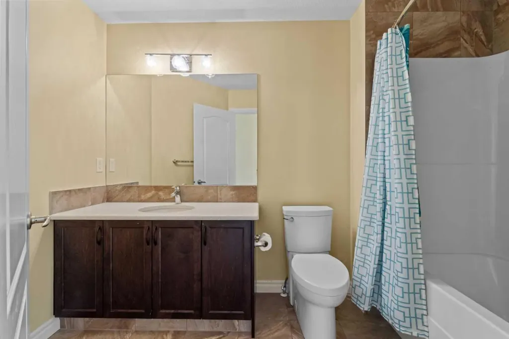 284 Nolancrest Heights NW Calgary AB T3R 0V8