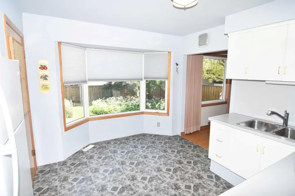 36 Cheyenne Crescent NW Calgary AB T2L 0Z2