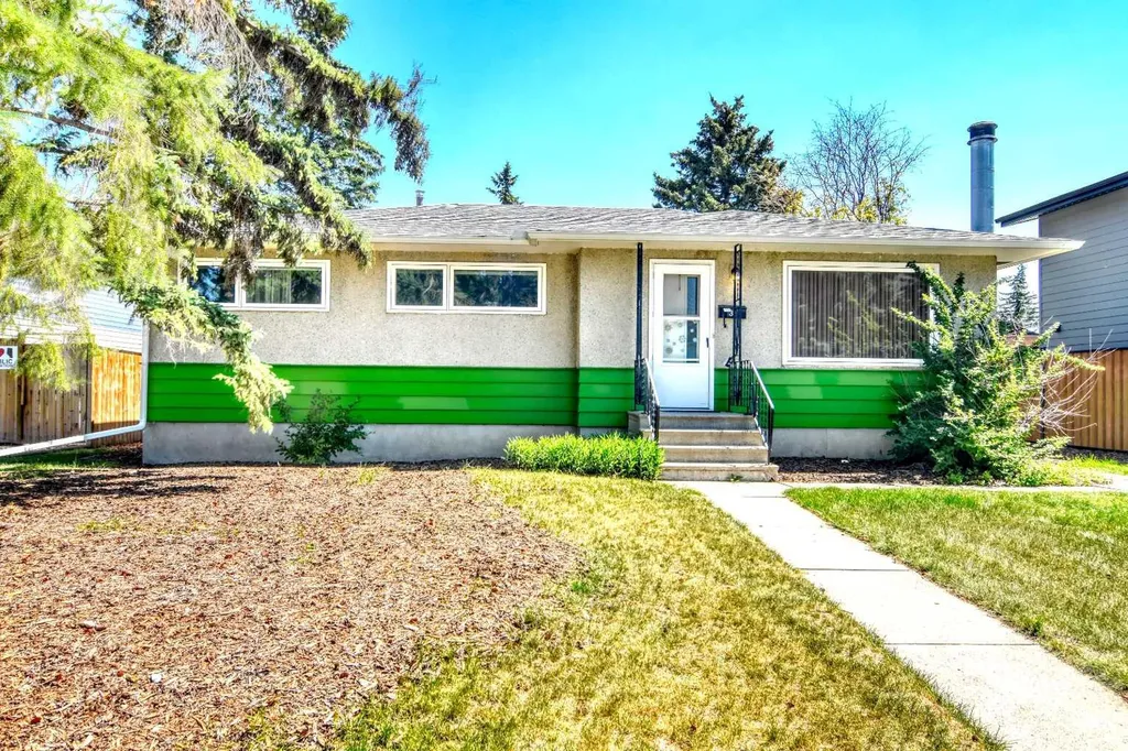 36 Cheyenne Crescent NW Calgary AB T2L 0Z2