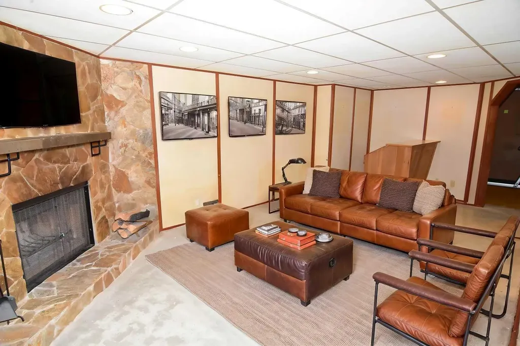 36 Cheyenne Crescent NW Calgary AB T2L 0Z2