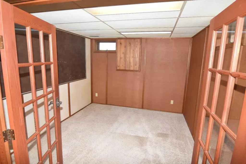 36 Cheyenne Crescent NW Calgary AB T2L 0Z2
