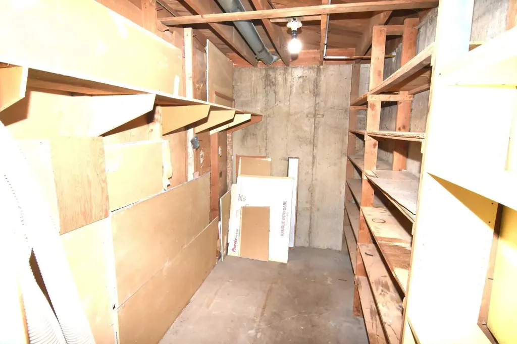 36 Cheyenne Crescent NW Calgary AB T2L 0Z2