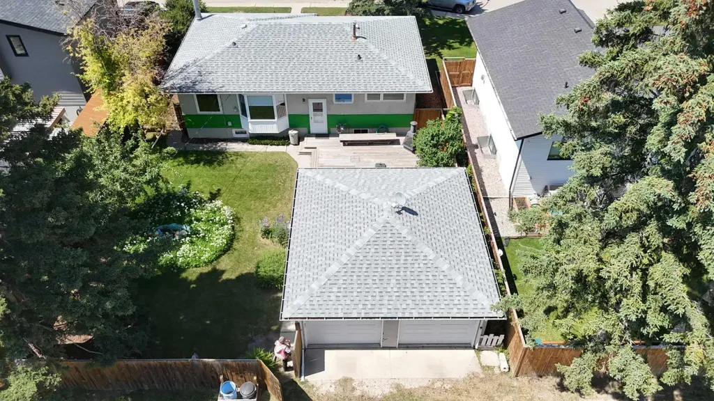 36 Cheyenne Crescent NW Calgary AB T2L 0Z2