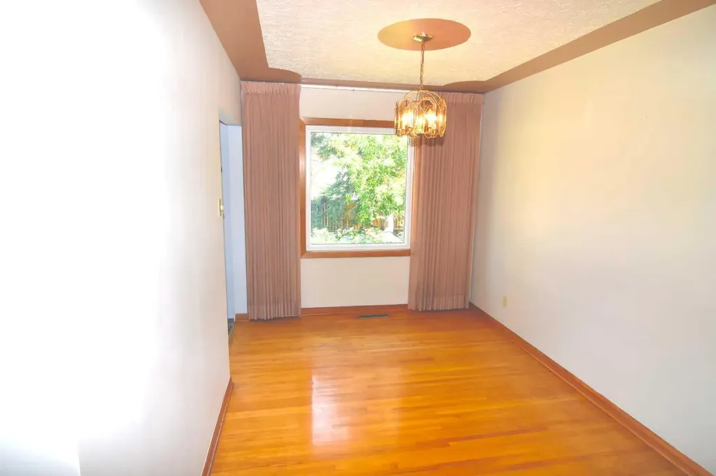 36 Cheyenne Crescent NW Calgary AB T2L 0Z2