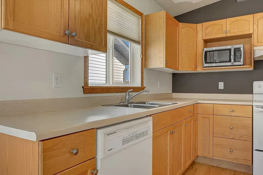 10309 74 Avenue Grande Prairie AB T8W 2M6