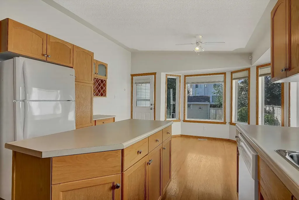 10309 74 Avenue Grande Prairie AB T8W 2M6