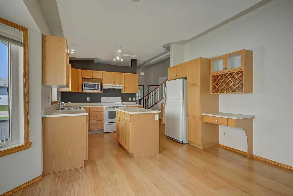 10309 74 Avenue Grande Prairie AB T8W 2M6