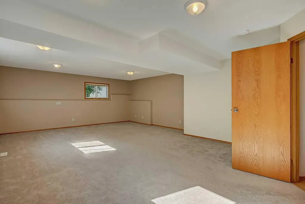 10309 74 Avenue Grande Prairie AB T8W 2M6