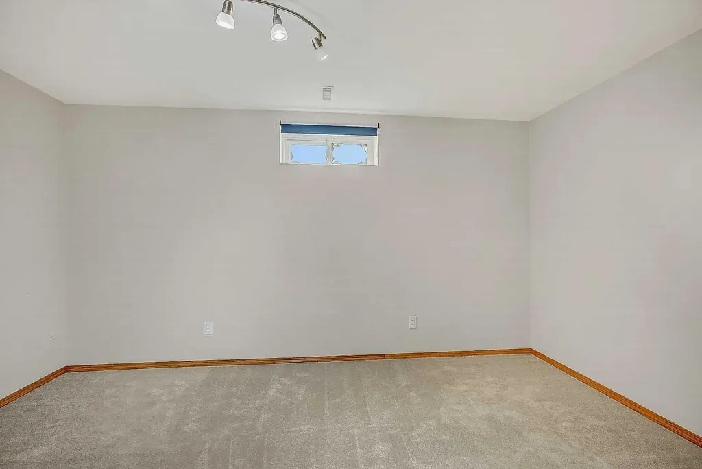 10309 74 Avenue Grande Prairie AB T8W 2M6