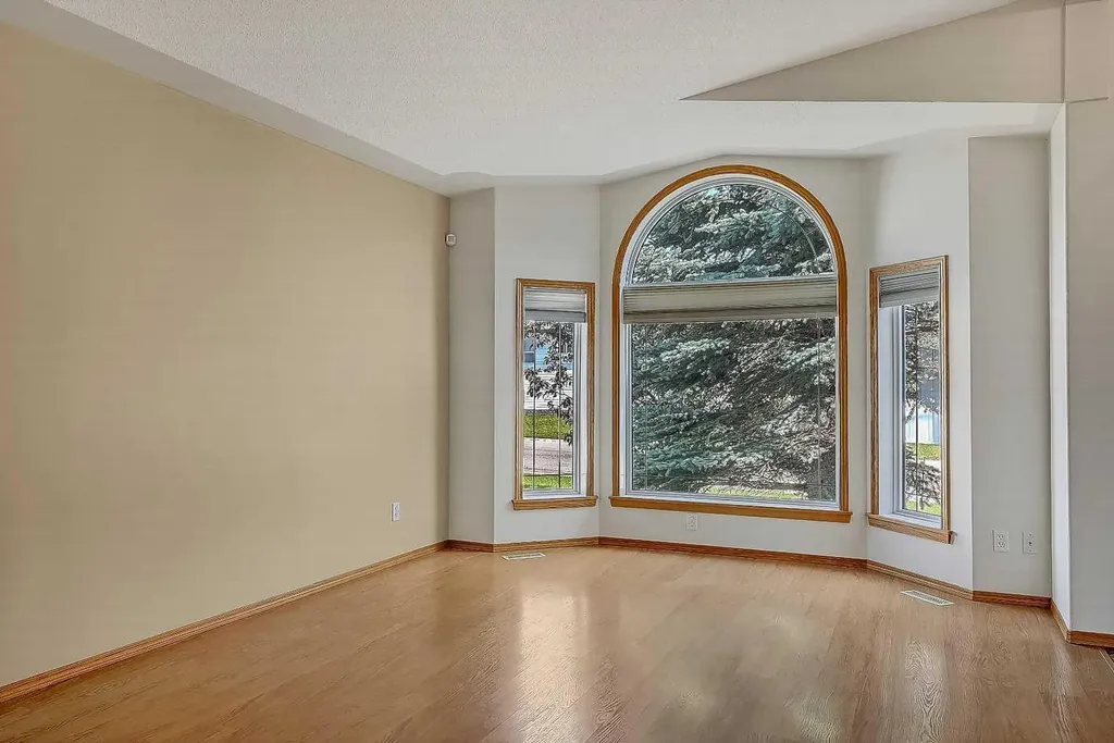 10309 74 Avenue Grande Prairie AB T8W 2M6