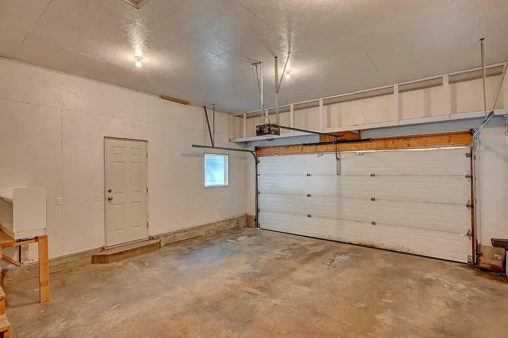 10309 74 Avenue Grande Prairie AB T8W 2M6