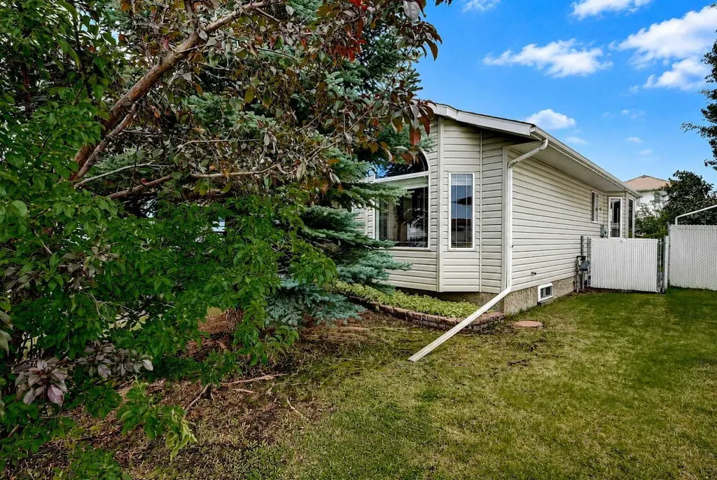 10309 74 Avenue Grande Prairie AB T8W 2M6