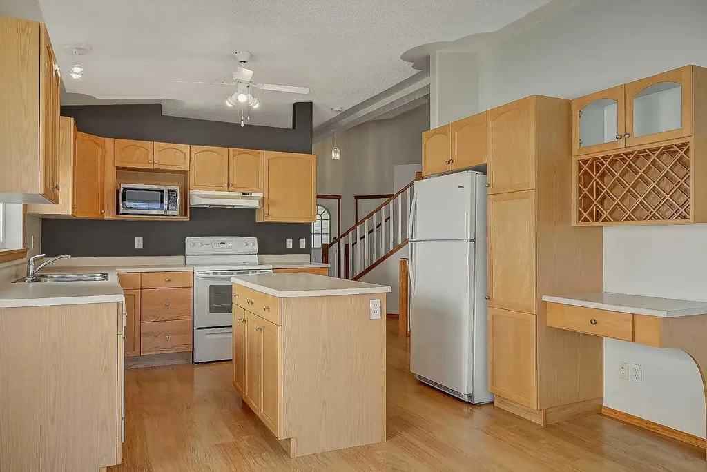 10309 74 Avenue Grande Prairie AB T8W 2M6
