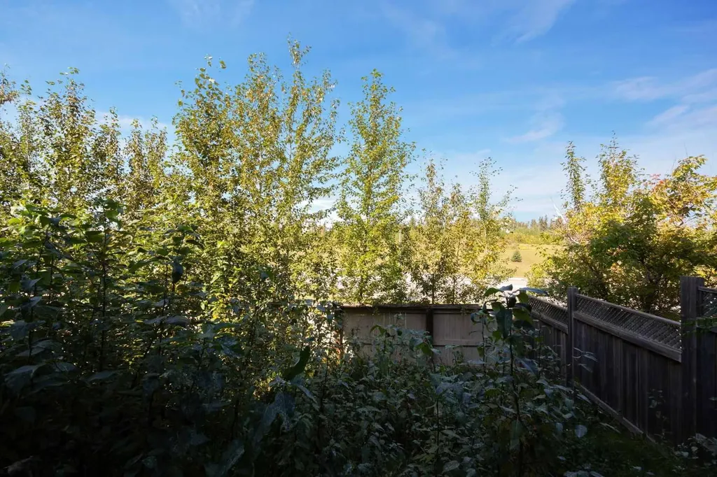 322 Grosbeak Way Fort Mcmurray AB T9K 0L8
