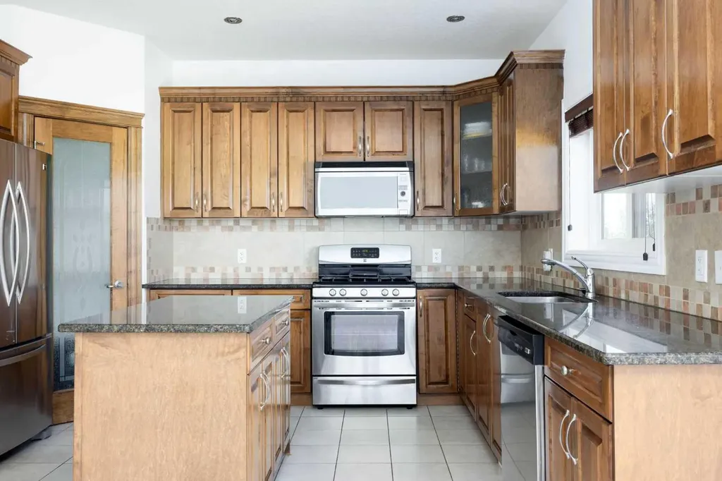 322 Grosbeak Way Fort Mcmurray AB T9K 0L8