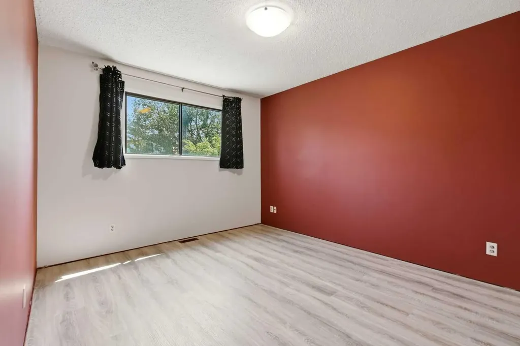 17 Gordon Street Red Deer AB T4P 2L6