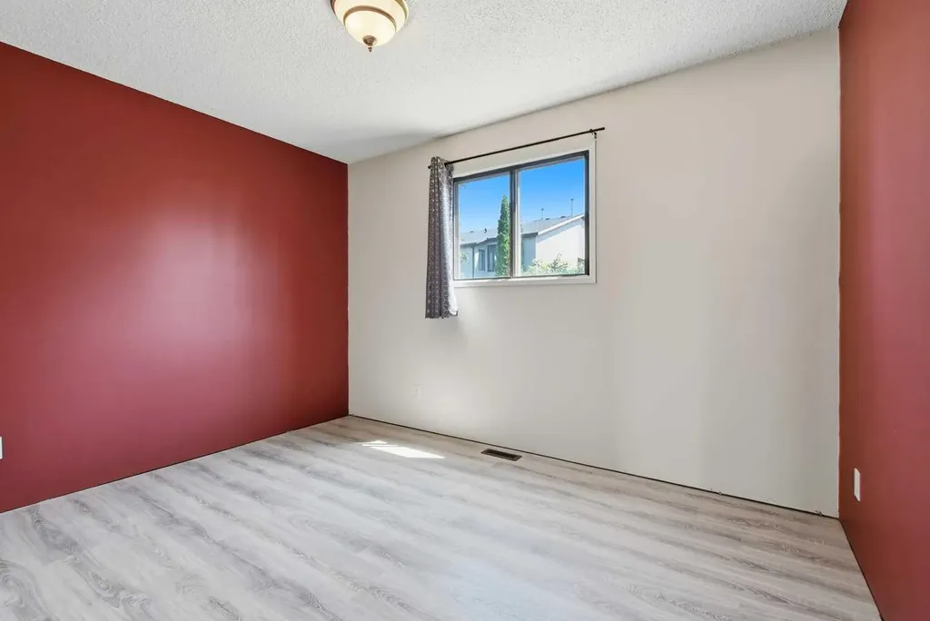 17 Gordon Street Red Deer AB T4P 2L6