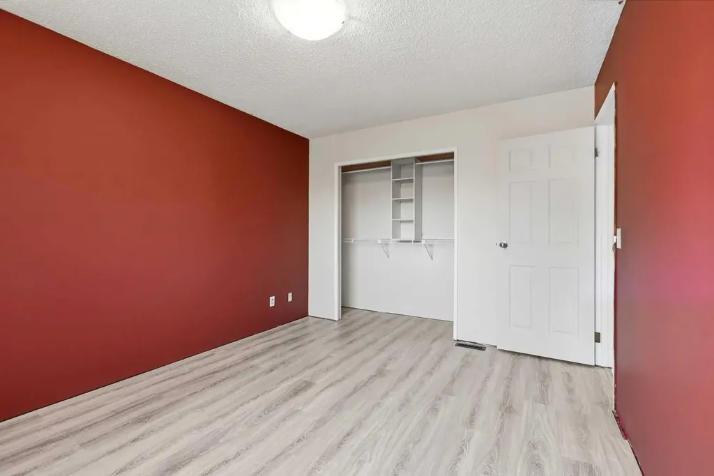 17 Gordon Street Red Deer AB T4P 2L6