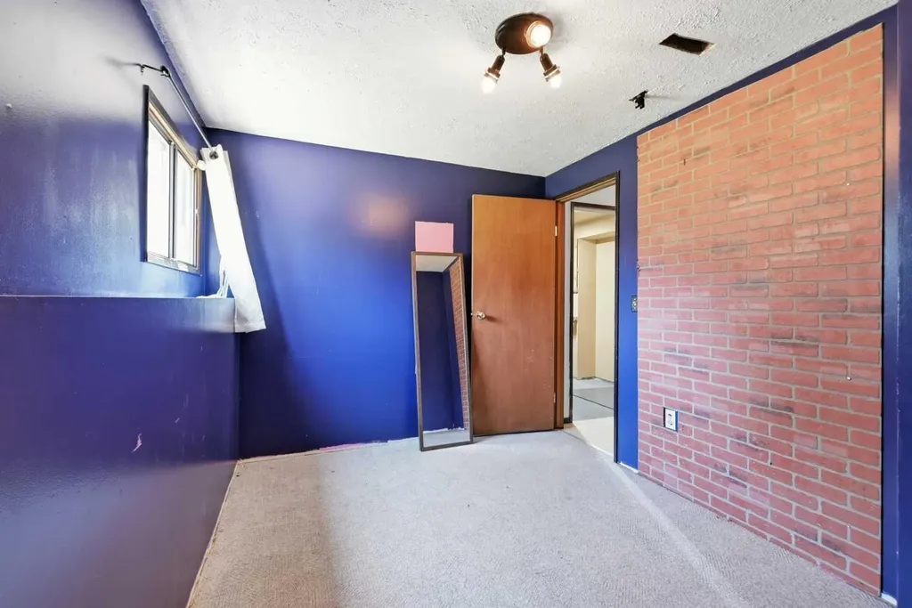17 Gordon Street Red Deer AB T4P 2L6